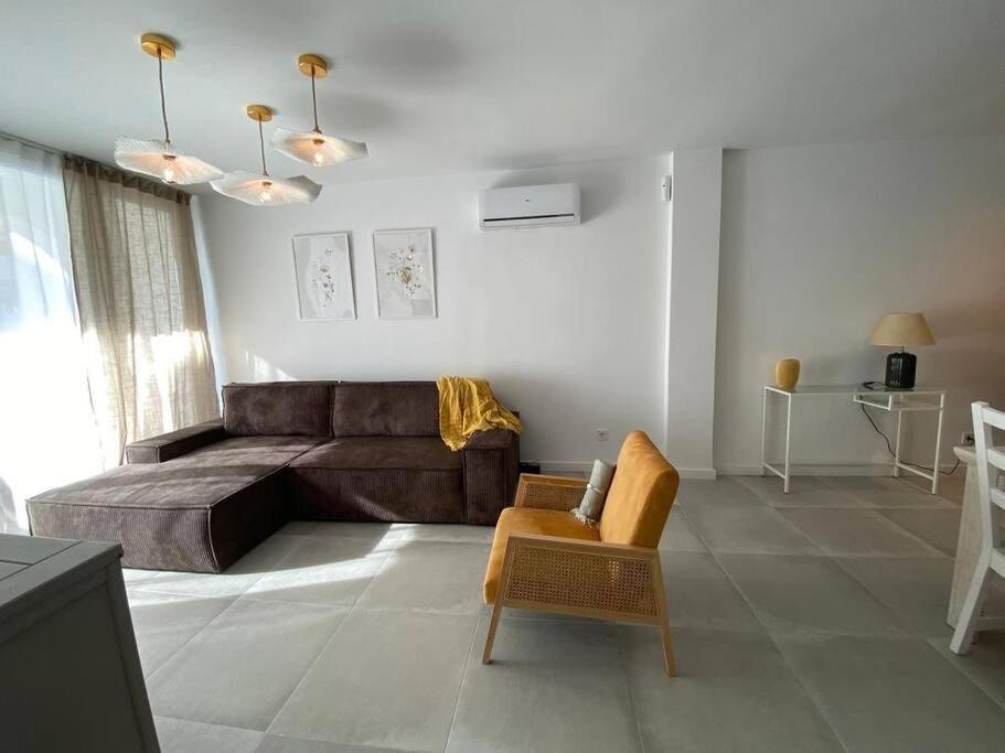 Stylish Seaside 3 Bed Apartment With Terrace + Sea View Benalmadena Exterior photo